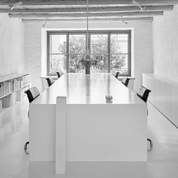 ADA Angela Deuber Architect Architects Architektin Architecture Switzerland Swiss Schweiz Zurich Zürich
Grossmünster Office Space Conversion Townhouse Spacious Continuity Daylight Falling Blue